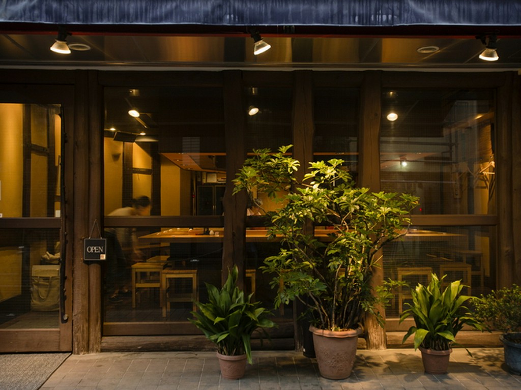 ひとり客でも臆することなく楽しめる店づくり