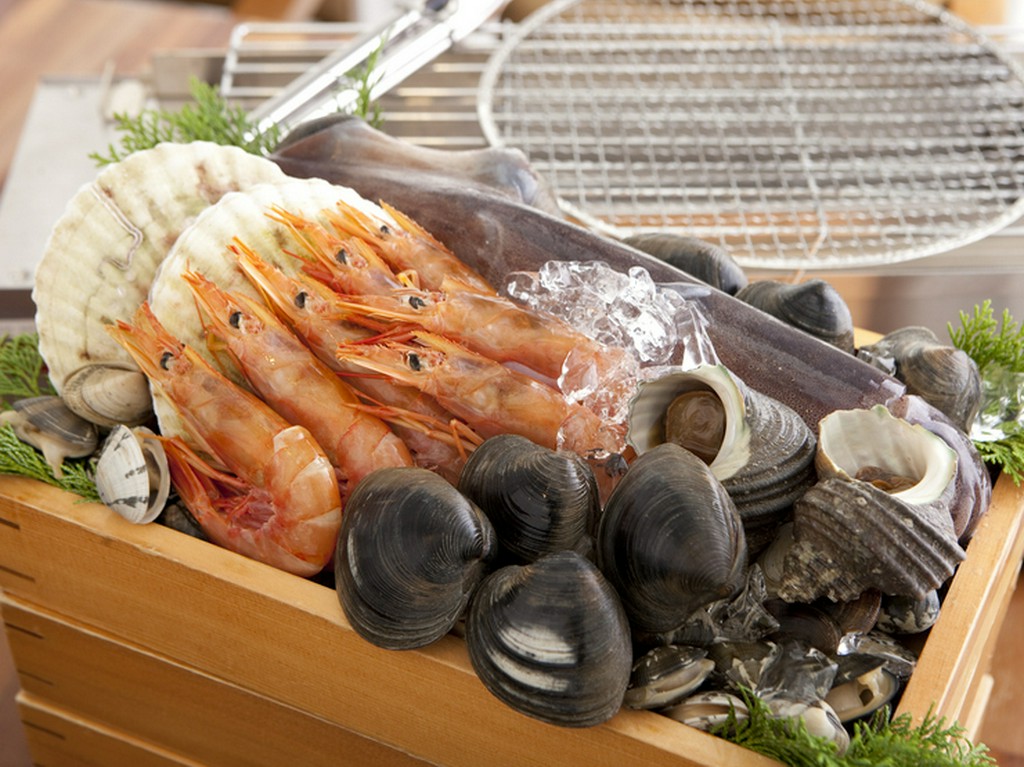 地元市場から直送される新鮮な富津産の海の幸をたっぷりと堪能