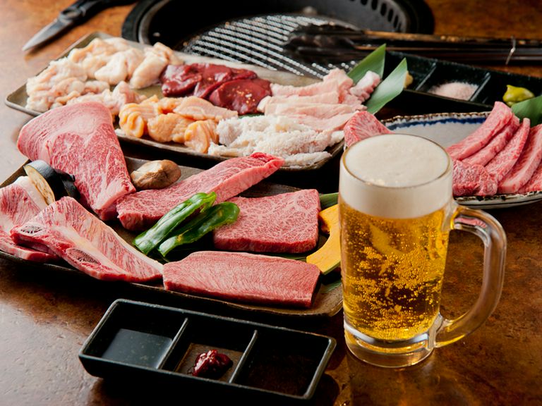 お肉も料理もお酒も安くておいしいから、焼肉宴会に最適