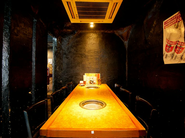 黒を基調とした店内は、落ち着く雰囲気です