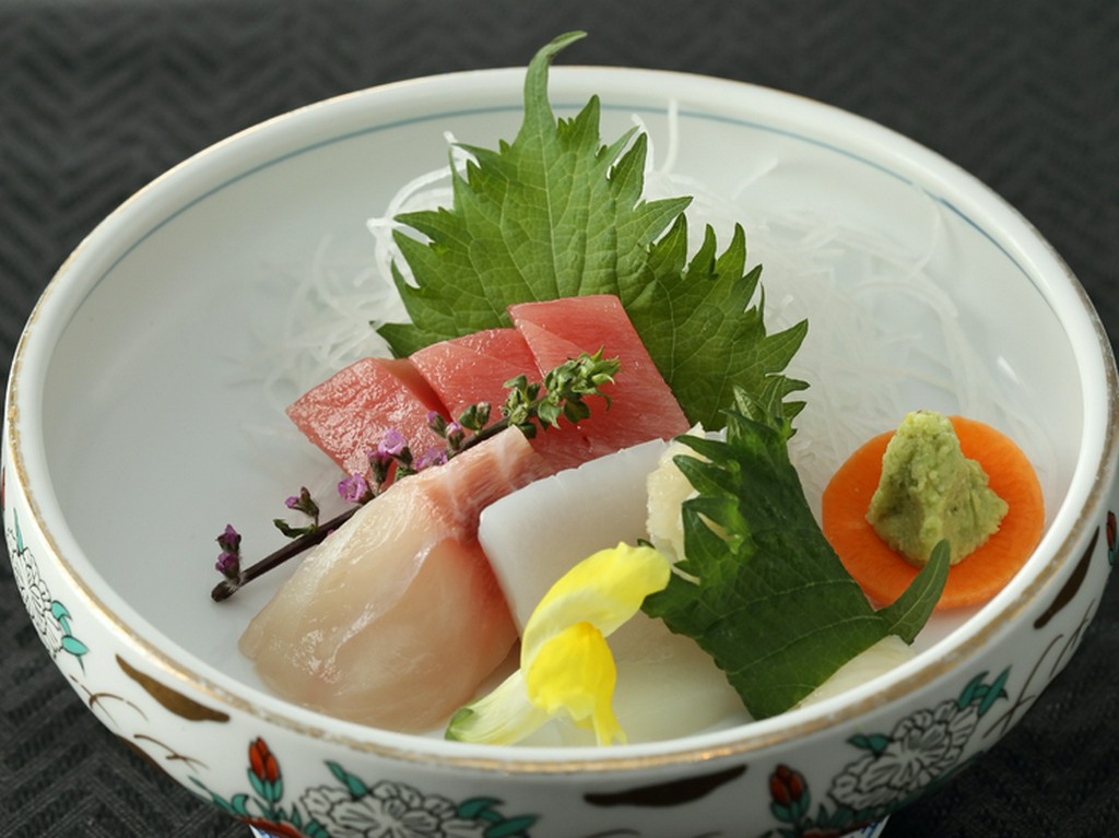 食材の持ち味をそのままに堪能できる「お造り」