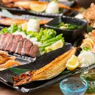 「伴助サバ」、「牛サガリのガーリックステーキ」等お肉もお魚も楽しめて､メインには選べるお鍋付き！