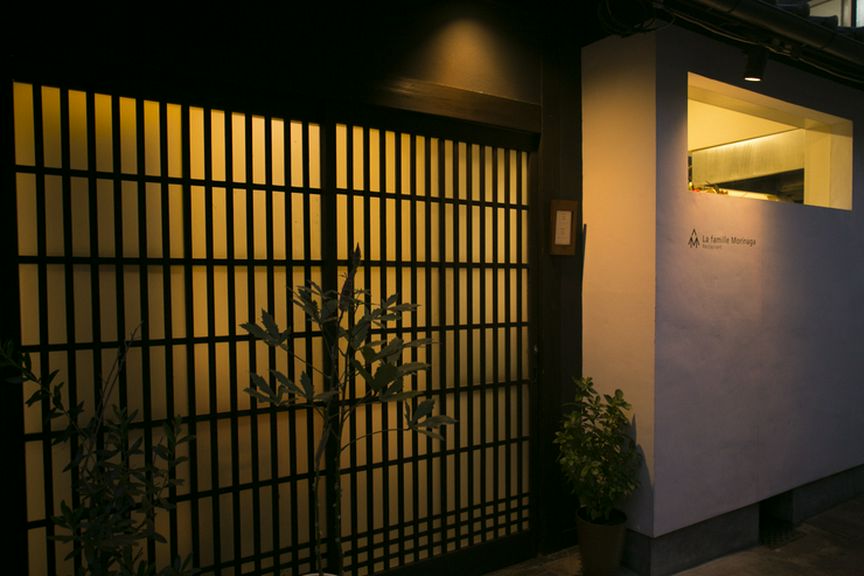 路地の奥。京都らしさとさりげなさに心惹かれる