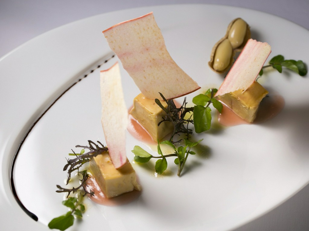 基本は旬、そして新鮮な食材。朝市などに出向いて厳選