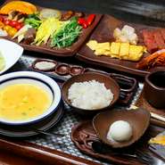 ステーキのお肉は、A5ランクです。
お肉の種類により、13200円～20100円まで料金が変わります。
表示価格は、税込価格です。
