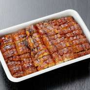 鰻の量：約1.5匹
ごはんの量：350g