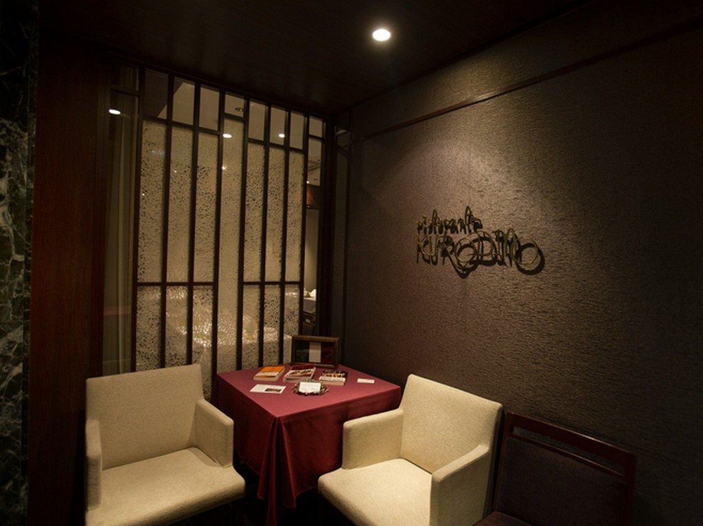 銀座の喧騒を離れて、落ち着きの空間へ