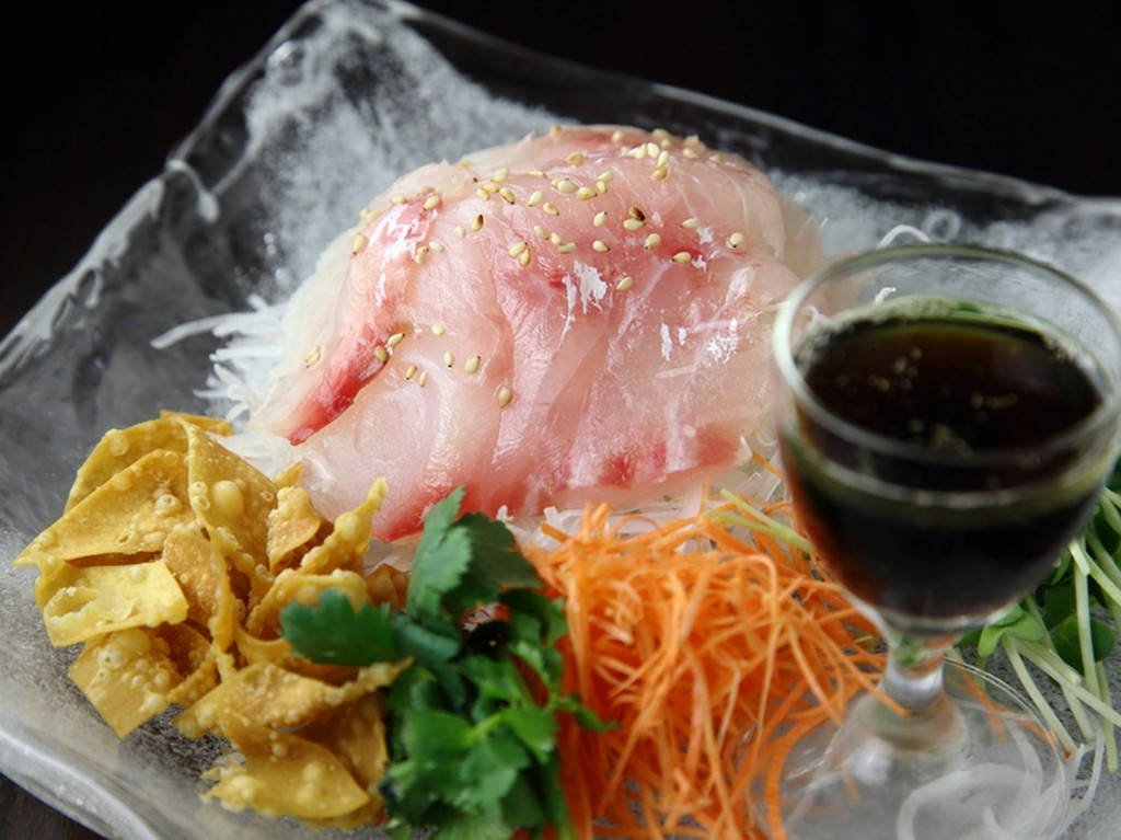 広東料理の定番メニュー『中華風鯛のお刺身サラダ』