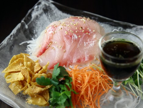 広東料理の定番メニュー『中華風鯛のお刺身サラダ』