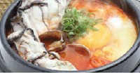 牡蠣の濃厚な旨みがスープに溶け込む極上の逸品。