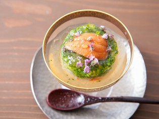 旬の食材を使った『先付』は、素材の旨みをいかして