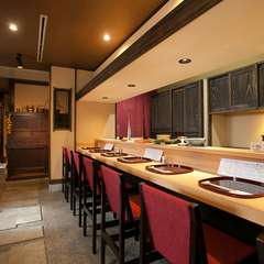 女子会やデートなど、あらゆるシーンで利用できる落ち着ける店