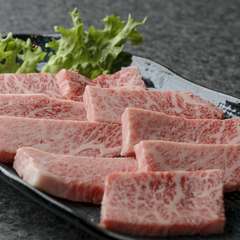 見事に入った霜降りが見た目にも美しい『上カルビ』