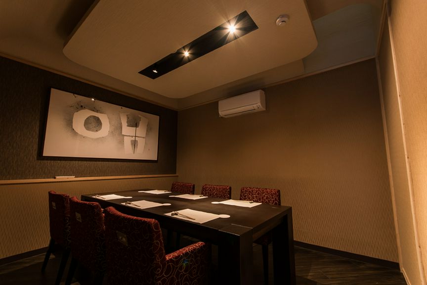 リラックスして食事を楽しめる2つの個室