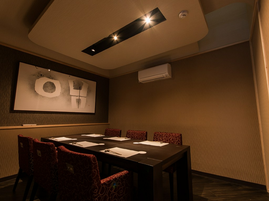 リラックスして食事を楽しめる2つの個室