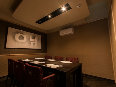 リラックスして食事を楽しめる2つの個室