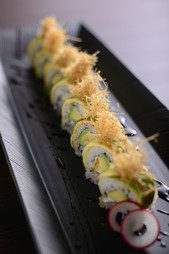 テイクアウトのみの人気メニュー『ロール寿し』