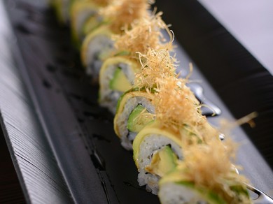 テイクアウトのみの人気メニュー『ロール寿し』