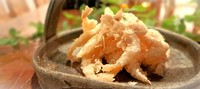 香ばしさの際立つから揚げ、天ぷらはややマイルドに。（約15尾位）
※ご注文をいただいてから素材を準備いたしますので、少々お時間をいただきます。