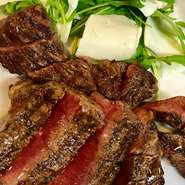 豪州産プレミアム牛フィレ肉のタリアータ　ルーコラ、カチョリコッタ添え ドン ジョアッキーノ風味