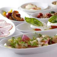 前菜、パスタ料理、デザートの気軽なコースです。（自家製パン、コーヒー付）