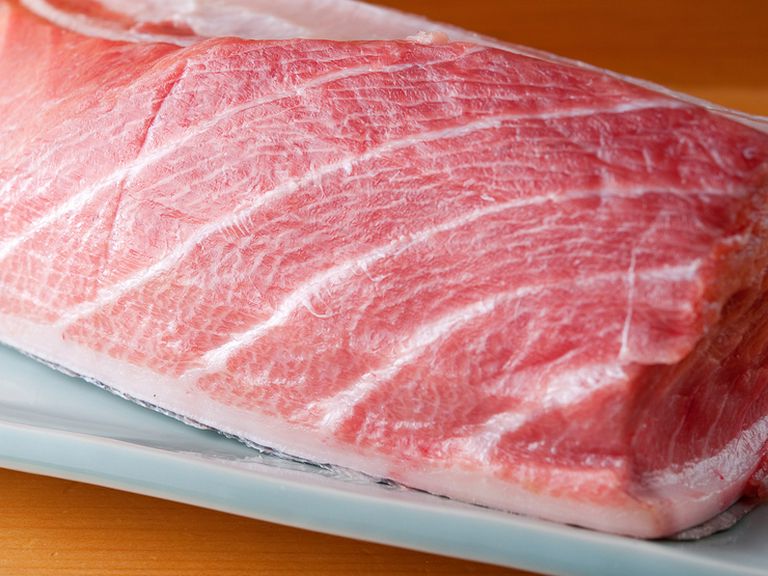 近海マグロなど、国産にこだわり旬の最上級のネタを