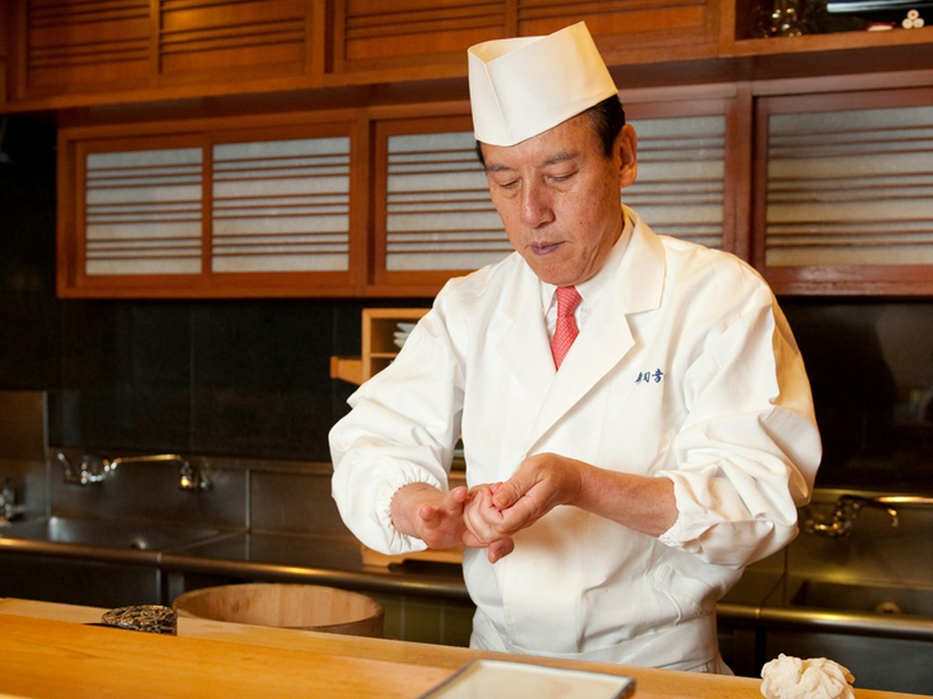 銀座に特別な目的を持って来る、お客様をもてなせるように