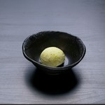 山形名産のだだちゃ豆をふんだんに使用し、食感も楽しめる