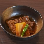 長時間煮込んでやわらかく仕上げました