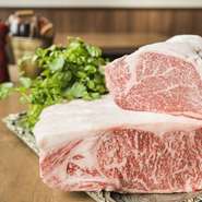 和牛の香りとコクのある旨味が堪能できるサーロインステーキのコース