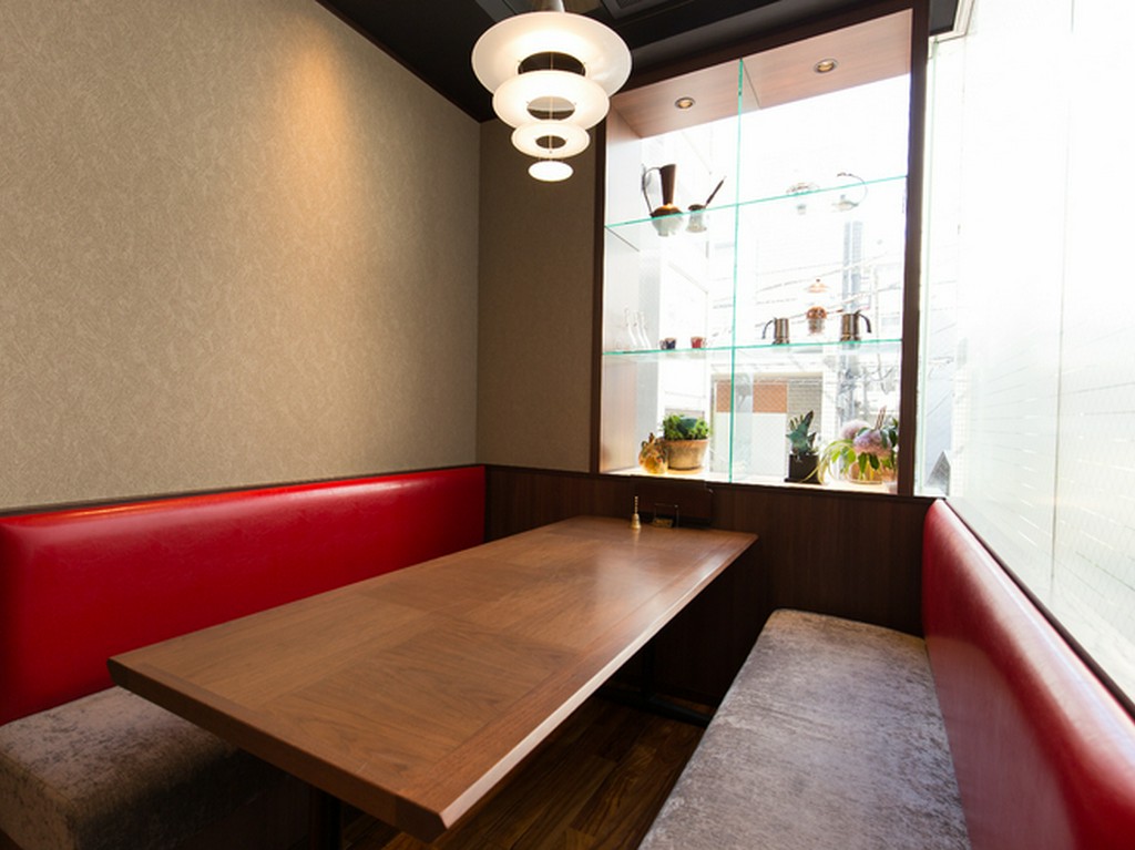 周りをきにせずにゆったり過ごせる個室もあり