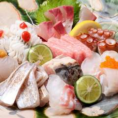 厳選魚介をさらにふるいにかけた『厳選刺身盛り』