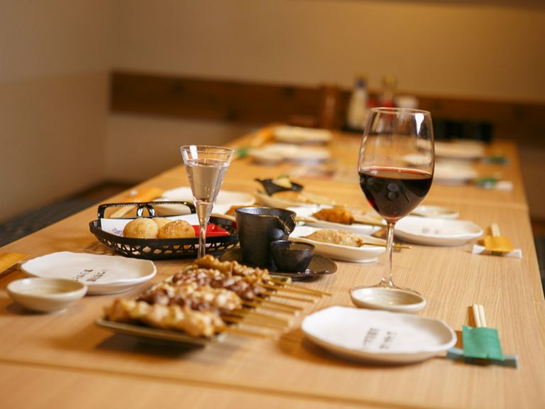 豊富な料理とお酒を、プライベート感あふれる個室で堪能