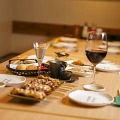 豊富な料理とお酒を、プライベート感あふれる個室で堪能