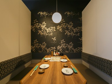 落ちついた、優雅な趣の個室もあり、接待にもおすすめ