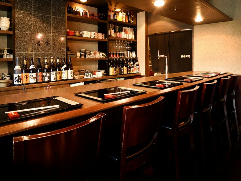 カウンター席があり、お一人様も大歓迎。くつろいでいただけます
