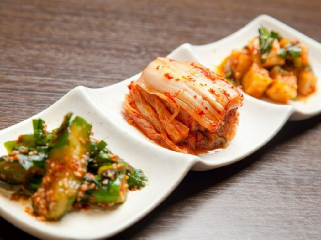 とりあえずはコレ！人気の『キムチ3種盛合せ』