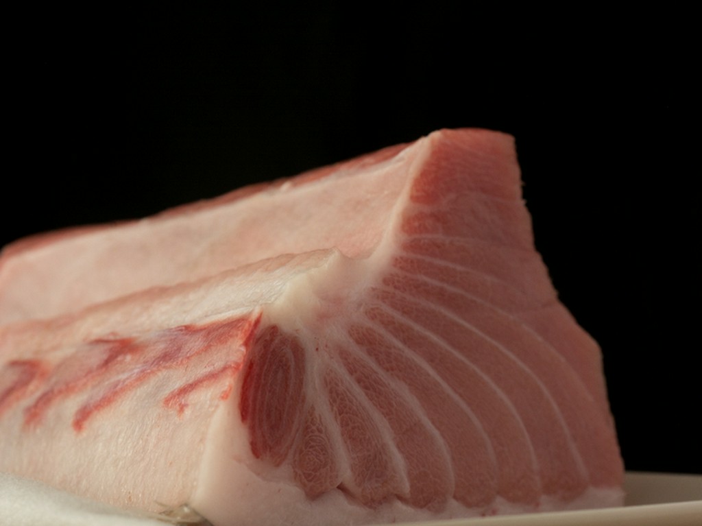 日本酒との相性もよし！九州産の生まぐろ。