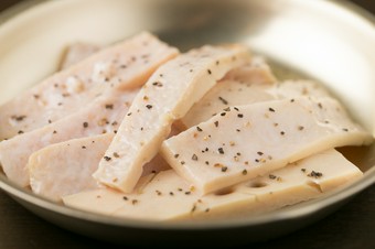 コリコリとした食感がビールとの相性抜群『動脈（ちくわ）』（味噌or塩）