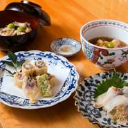 季節の食材を使うので、料理はどんどん変化していきます。丁寧に出汁をとり、シンプルに食材の持ち味を引き出すことに注力しています。『しめ鯖』や、『山いもの吉野くずあんかけ』など京都の定番の味ばかりです。