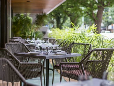 「朝食」や「カフェ」で、上質な空間を気軽に楽しめます