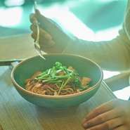 ※メニューは仕入状況等により変更となる場合がございます。予めご了承ください。
※ベビーカーはテラス席へご案内することが出来かねます。
※インディゴコース・ブエノスコース・ペルビアンコースのご注文は13:30までとさせていただきます。14:00の入店はパスタランチのみのご案内とさせていただきます。予めご了承ください。