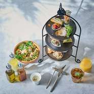 ※メニューは仕入状況等により変更となる場合がございます。予めご了承下さい。
※お席のお時間は10:30までとさせていただきます。
※6歳以上は大人のお客様と同じ商品での対応となります。
※6歳以下のお子様は、1500円にて、焼き立てのトーストと、ブッフェをお楽しみ頂けます。