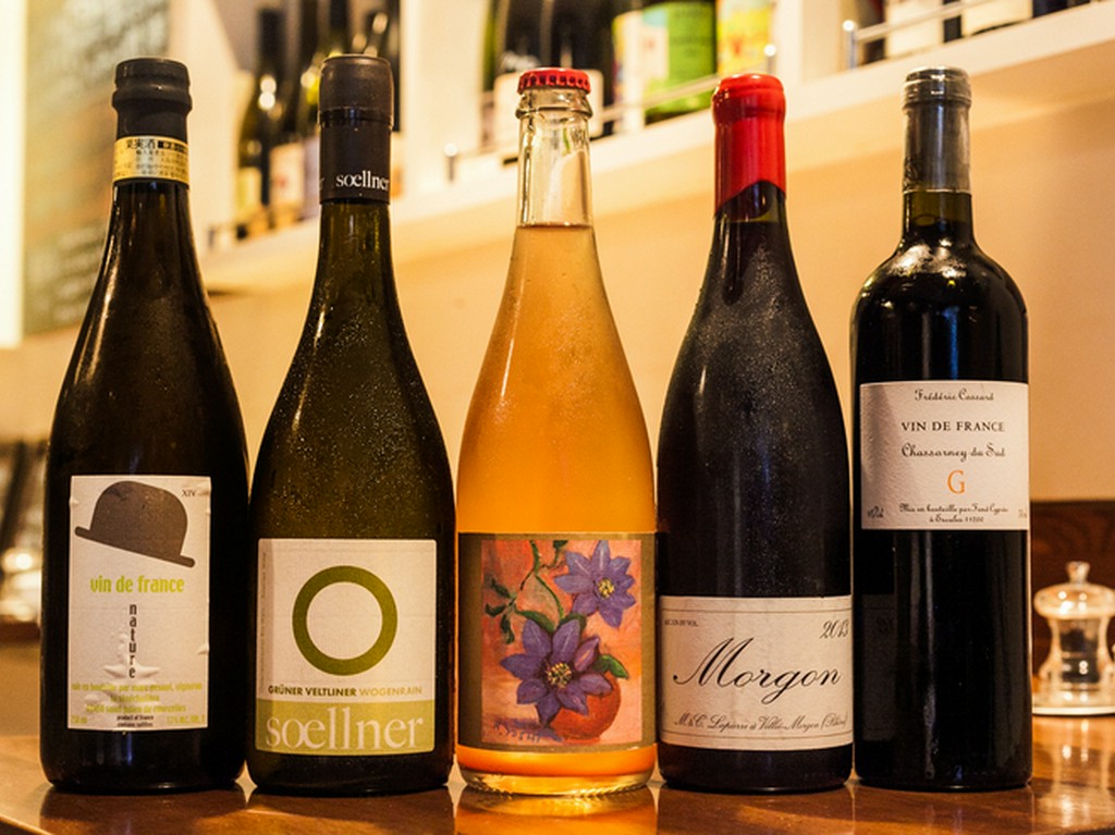 スタッフが試飲会で見つけ出したとっておきのワインをオンリスト