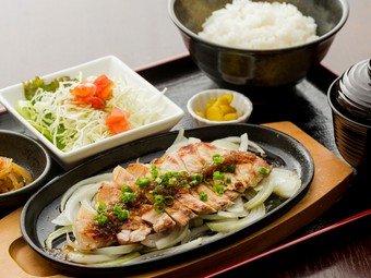 アグー豚ロース鉄板ステーキ定食　130g