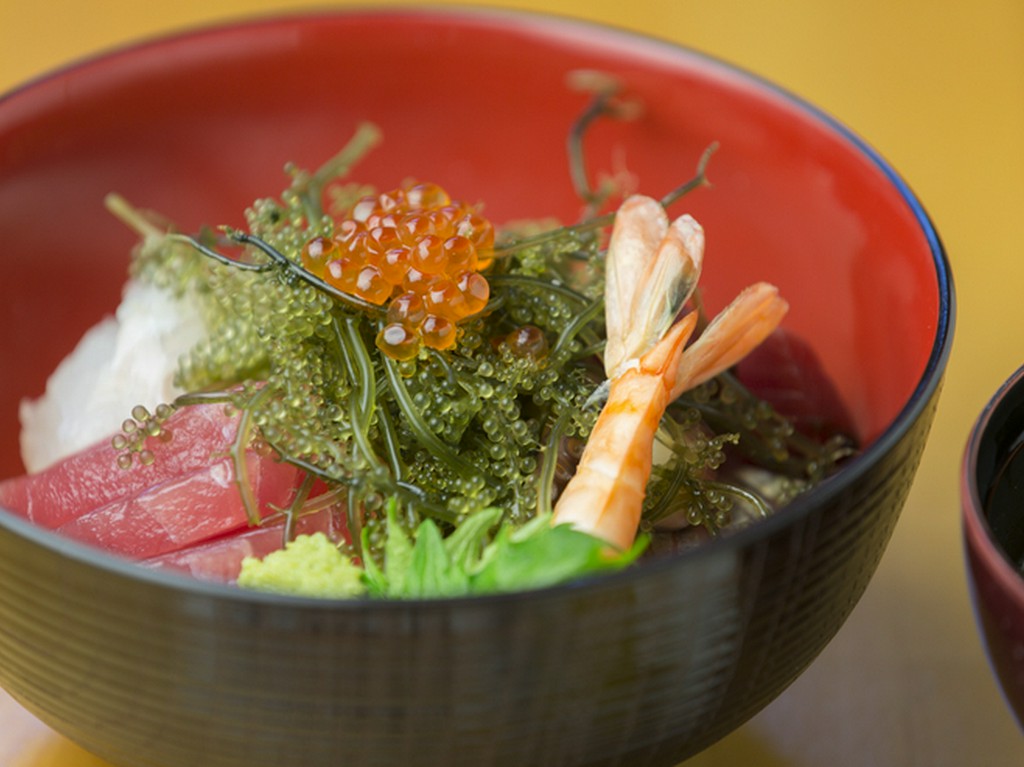地元産の鮮魚を堪能できる『海鮮丼』