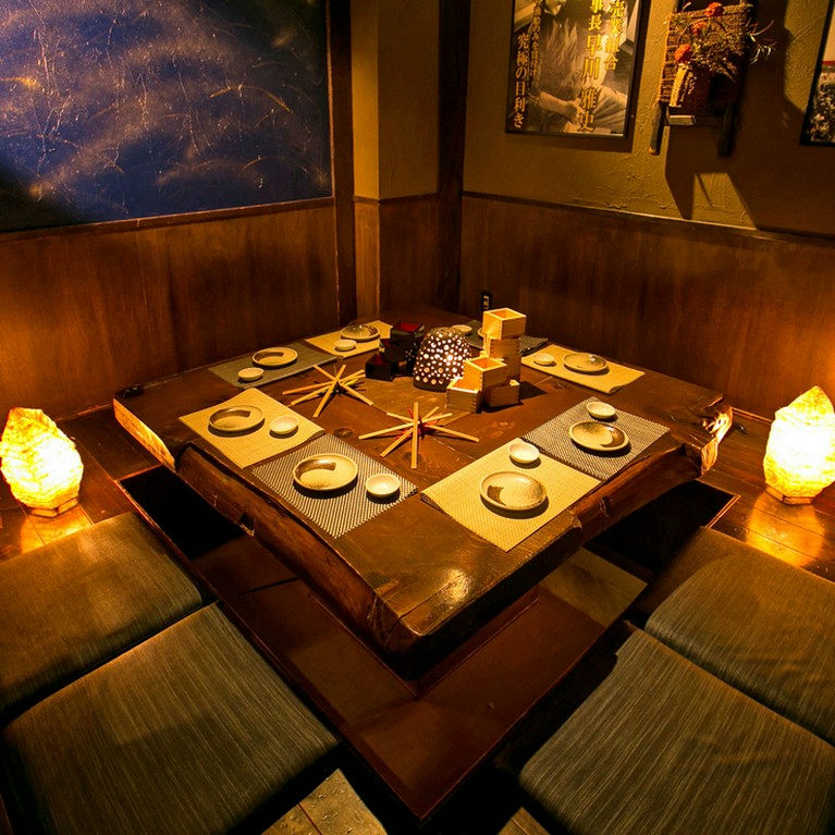 最大40名様対応。掘り炬燵個室完備