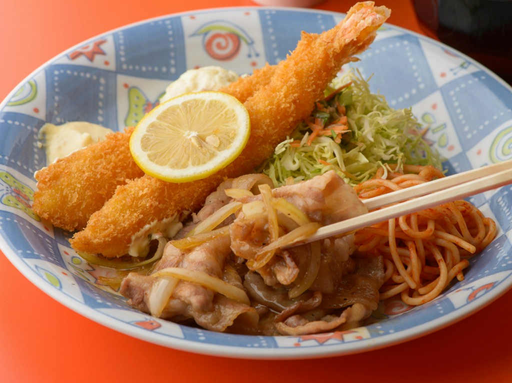 ボリューム満点『ジャンボ海老フライと焼肉定食』