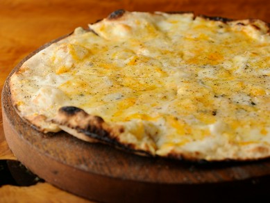 とことんチーズにこだわり、オリジナルチーズの味『ちーず屋さんの「こだわり」チーズPizza』