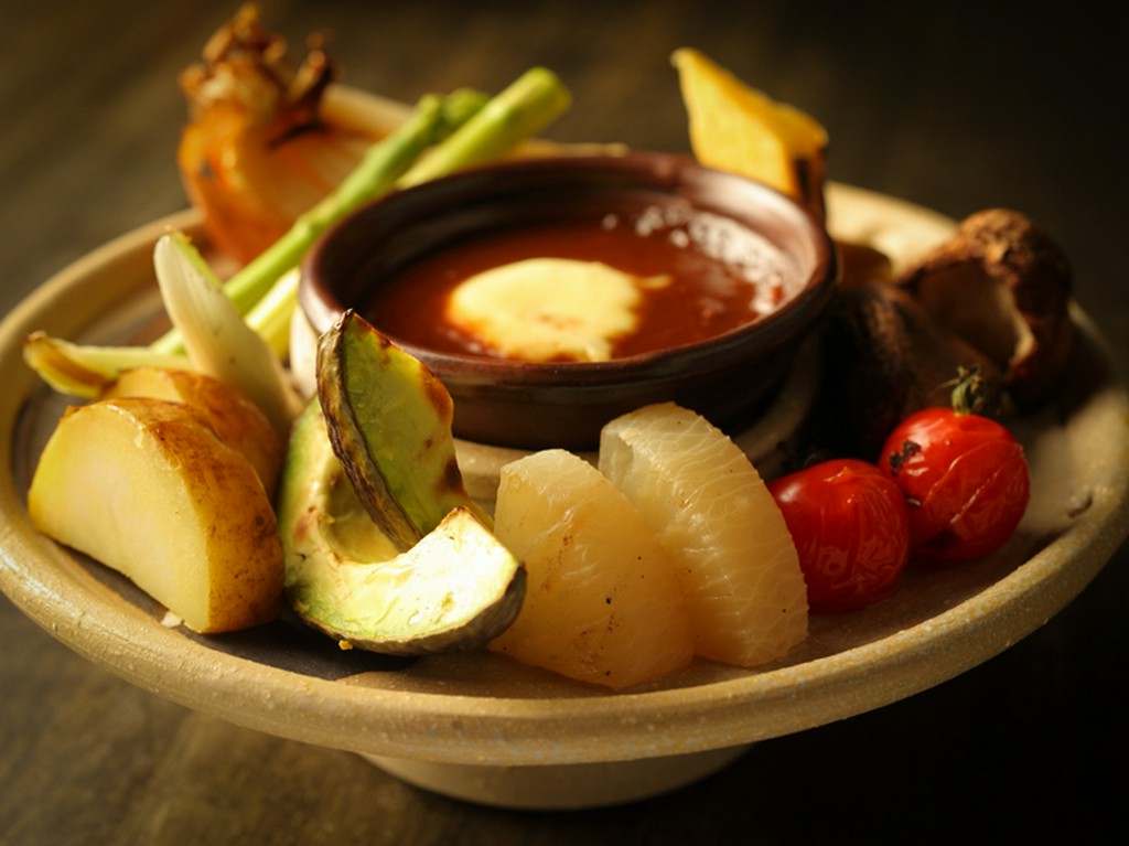 味噌ベースのソースが美味『炭焼き野菜の和風バーニャカウダ』